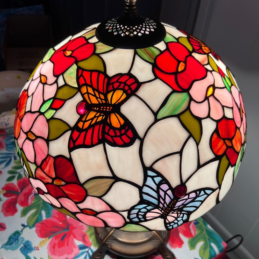 Dale Tiffany Stained Glass Butterfly and Floral Table Lamp - Picture 3 of 11